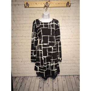 Cato stretchy fit & flare long sleeved dress small